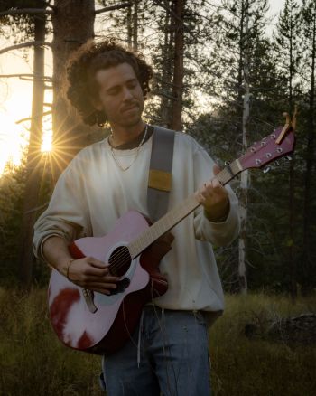 The Incline Lodge, Live Music with Shawn Campanini