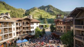 The Village at Palisades Tahoe, Bluesdays Concert Series