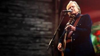 Harrah's Lake Tahoe, Justin Hayward