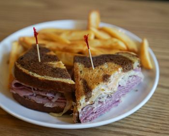Ernie's Coffee Shop, Reuben