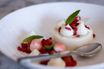 Osteria Sierra, Panna Cotta al Cioccolato Bianco con Amarene