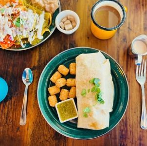 Elements Eatery &amp; Bar photo