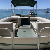 Tahoe Boat & RV Rents, 26' Starcraft Pontoon
